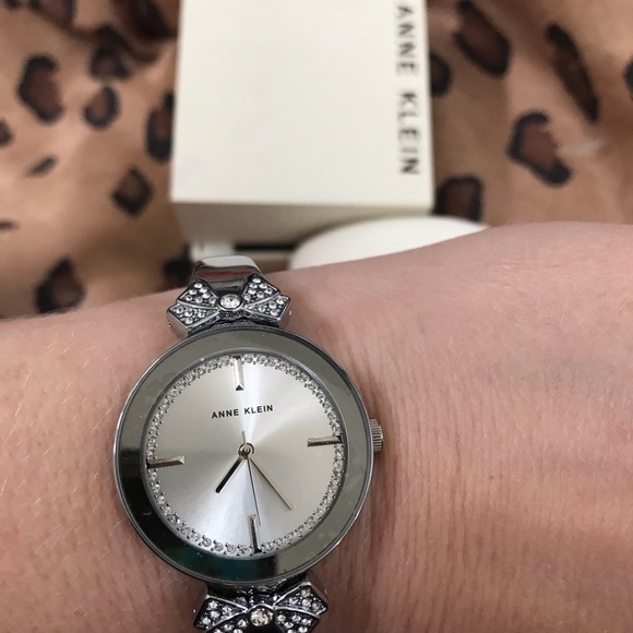 NWT ANN KLEIN “BOW” WATCH - Picture 7 of 8